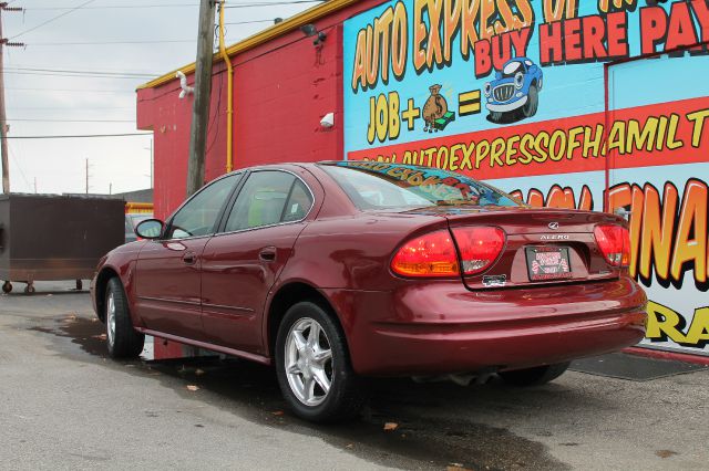 2000 Oldsmobile Alero 4dr Sdn I4 CVT 2.5 S Sedan