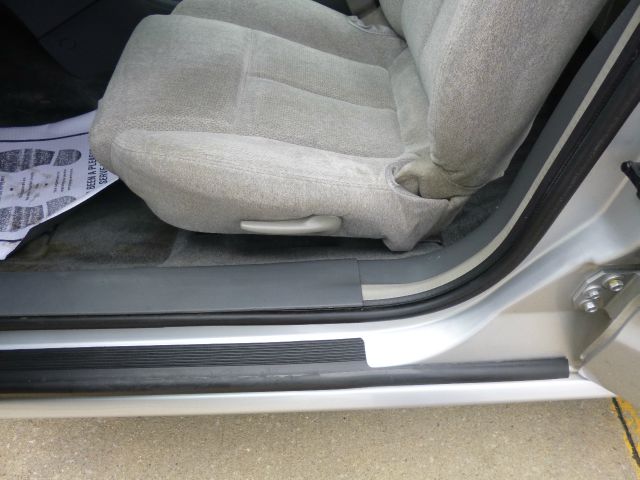 2002 Oldsmobile Alero Premier Nav AWD