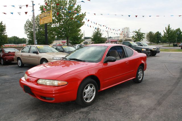 2002 Oldsmobile Alero Suburban 1500 LT Sport Utility 4D