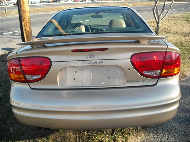 2003 Oldsmobile Alero FWD 4dr Sport