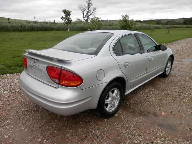 2003 Oldsmobile Alero FWD 4dr Sport