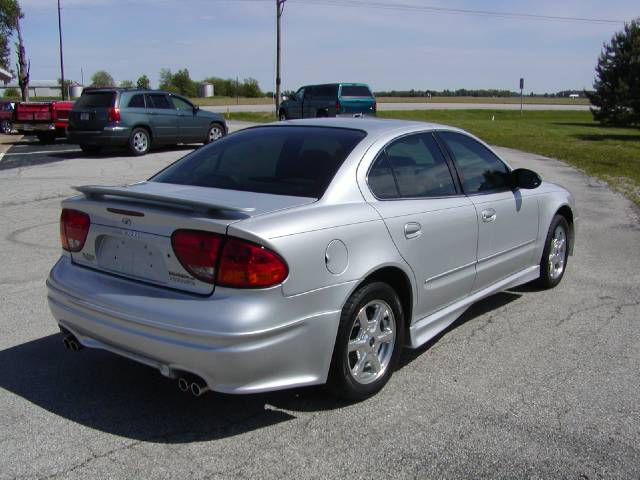 2003 Oldsmobile Alero FWD 4dr Sport