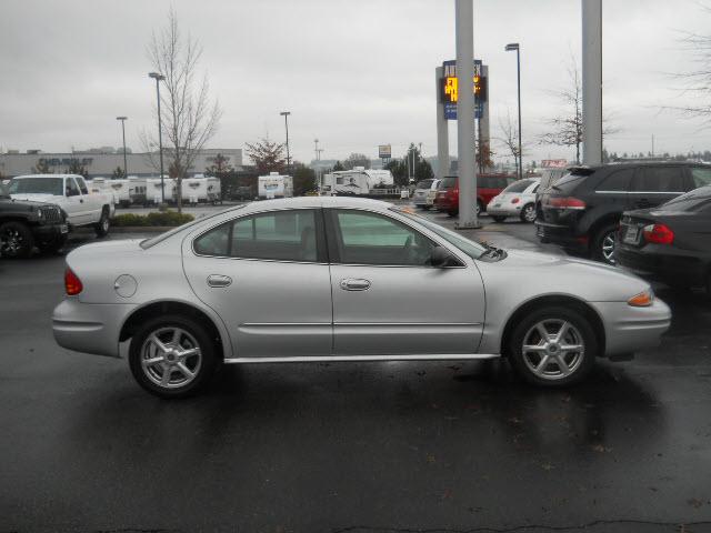 2003 Oldsmobile Alero FWD 4dr Sport