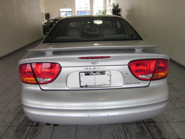 2003 Oldsmobile Alero FWD 4dr Sport