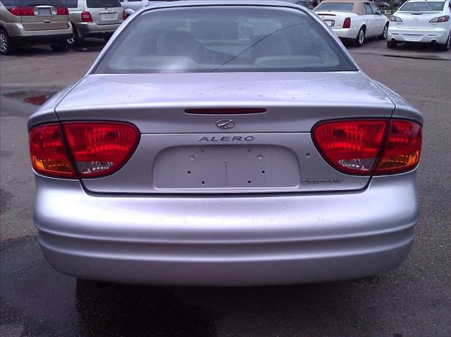 2004 Oldsmobile Alero FWD 4dr Sport