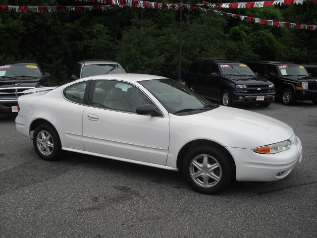 2004 Oldsmobile Alero 4WD 4dr SC