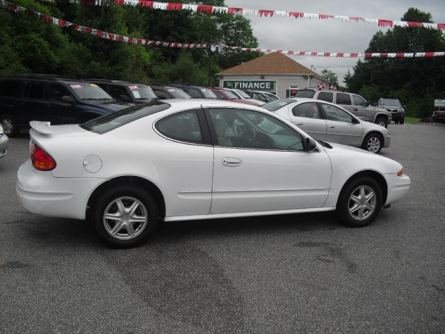 2004 Oldsmobile Alero 4WD 4dr SC
