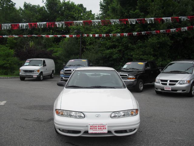 2004 Oldsmobile Alero 4WD 4dr SC