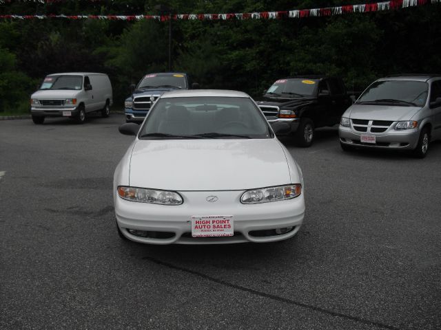 2004 Oldsmobile Alero 4WD 4dr SC