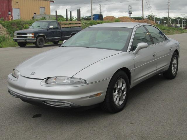 1999 Oldsmobile Aurora SE Sedan