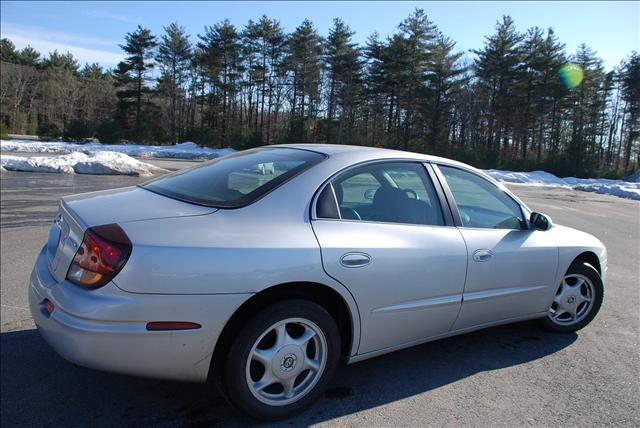 2001 Oldsmobile Aurora 3