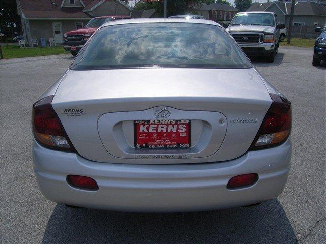 2001 Oldsmobile Aurora 3