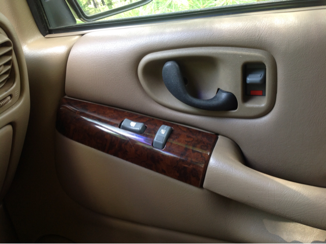 1999 Oldsmobile Bravada EX - DUAL Power Doors