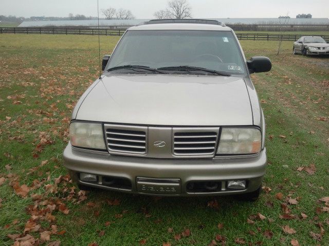 2000 Oldsmobile Bravada EX - DUAL Power Doors