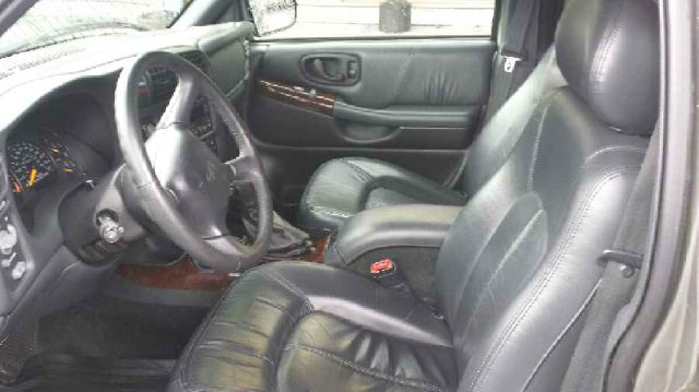 2000 Oldsmobile Bravada EX - DUAL Power Doors