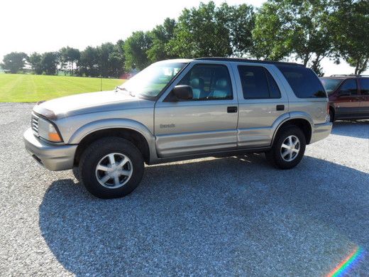 2000 Oldsmobile Bravada EX - DUAL Power Doors