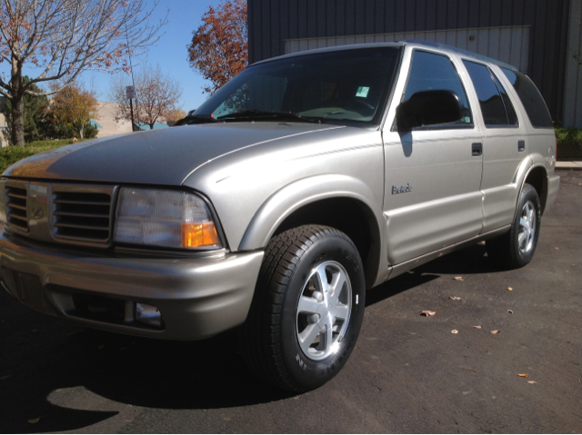 2000 Oldsmobile Bravada EX - DUAL Power Doors