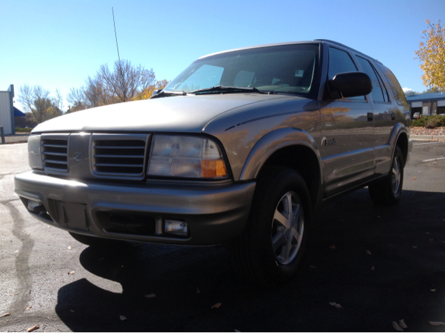 2000 Oldsmobile Bravada EX - DUAL Power Doors