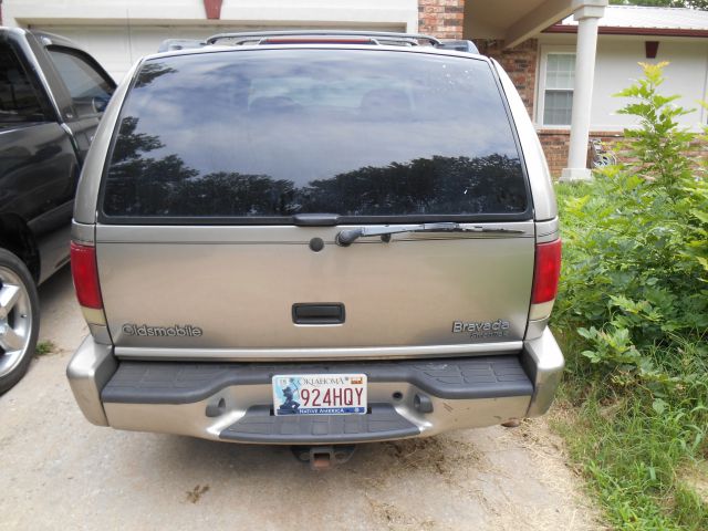 2000 Oldsmobile Bravada EX - DUAL Power Doors