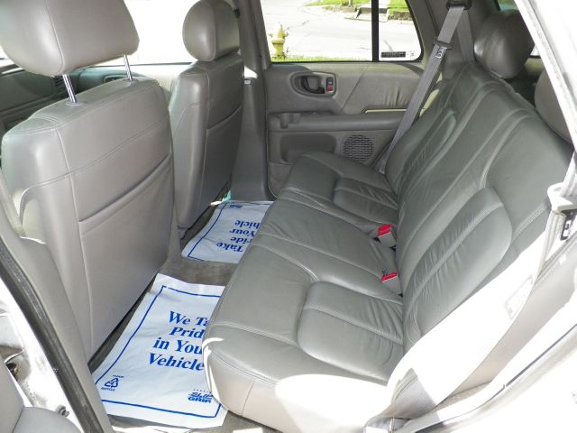 2001 Oldsmobile Bravada EX - DUAL Power Doors