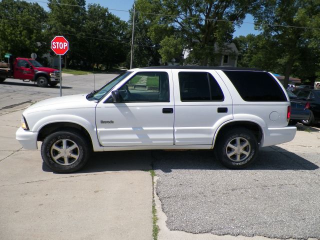 2001 Oldsmobile Bravada EX - DUAL Power Doors