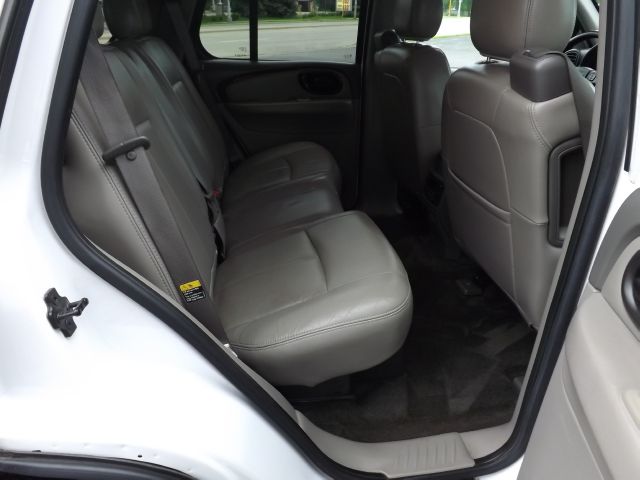 2004 Oldsmobile Bravada EX - DUAL Power Doors