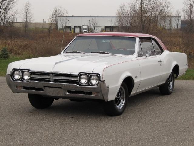 1966 Oldsmobile CUTLASS Xsport W/snrf