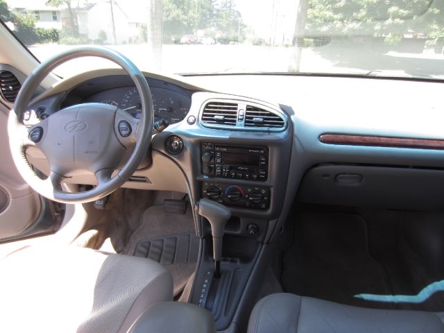 1998 Oldsmobile CUTLASS FWD 4dr Sport