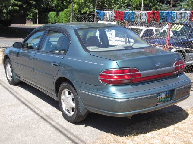 1998 Oldsmobile CUTLASS FWD 4dr Sport