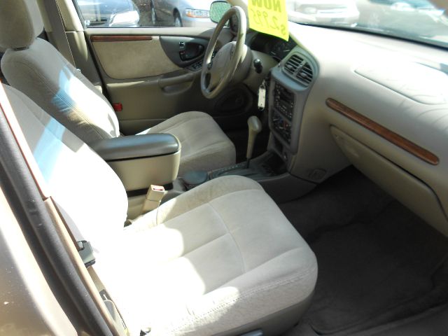 1998 Oldsmobile CUTLASS S Sedan