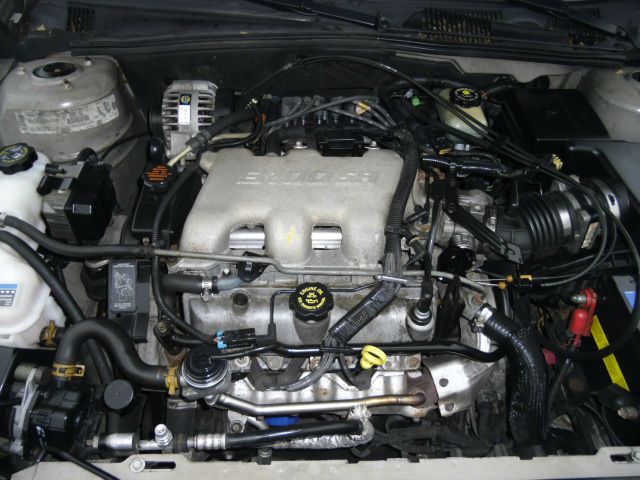 1999 Oldsmobile CUTLASS FWD 4dr Sport