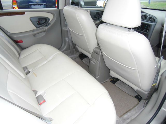 1999 Oldsmobile CUTLASS FWD 4dr Sport