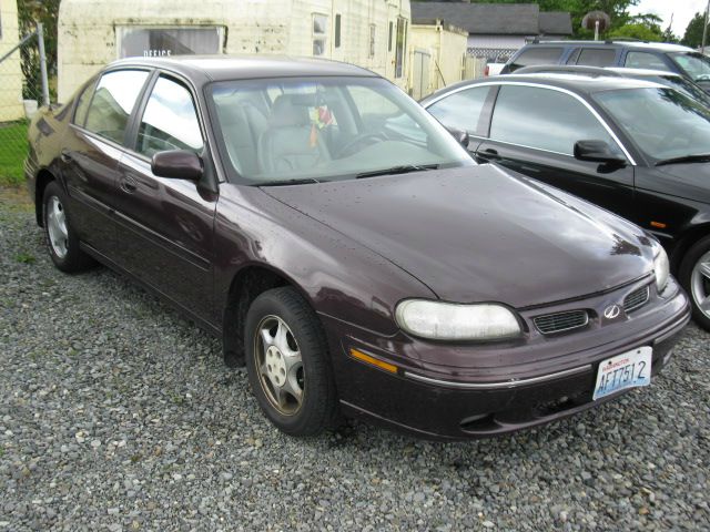 1999 Oldsmobile CUTLASS FWD 4dr Sport