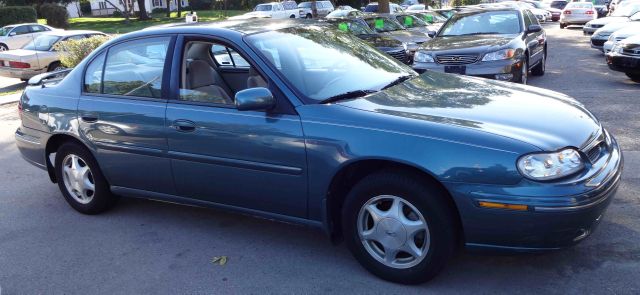 1999 Oldsmobile CUTLASS S Sedan