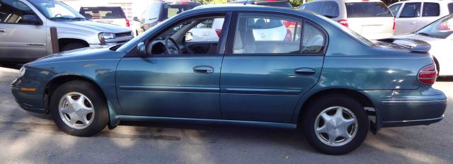 1999 Oldsmobile CUTLASS S Sedan