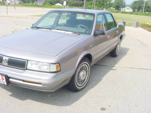 1996 Oldsmobile Cutlass Ciera Base Touring Technology