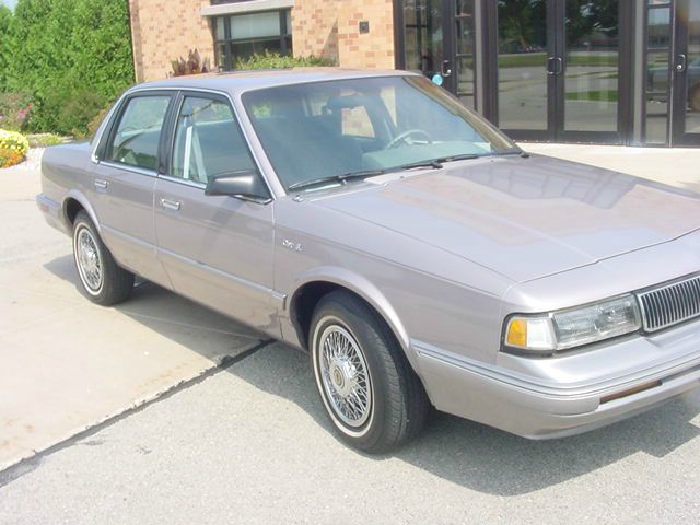 1996 Oldsmobile Cutlass Ciera Base Touring Technology