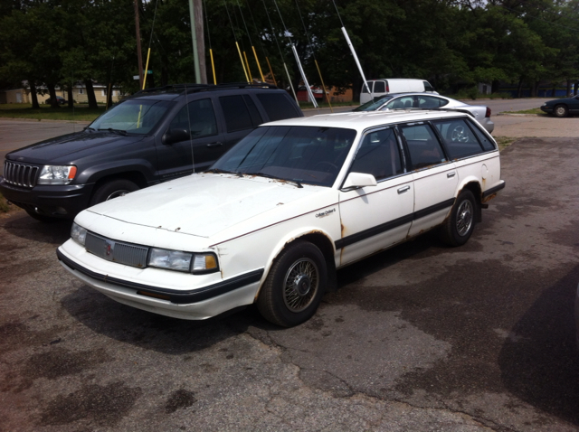 1990 Oldsmobile Cutlass Ciera Wagon SC SUV