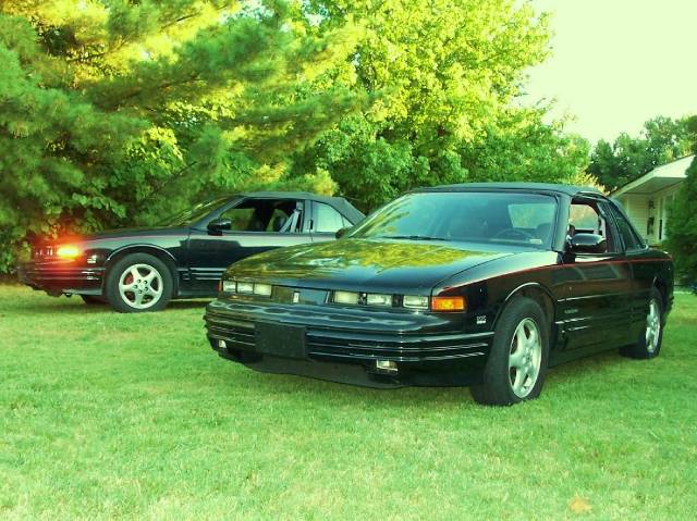 1993 Oldsmobile Cutlass Supreme Eddie Bauer 4X4 (marshalltown)