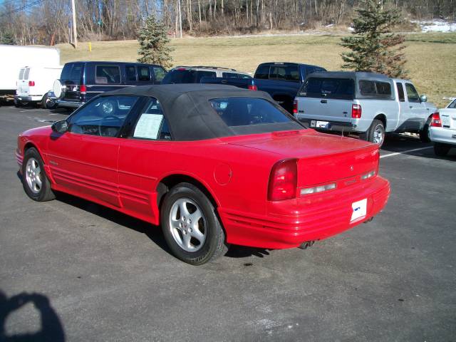 1993 Oldsmobile Cutlass Supreme Base