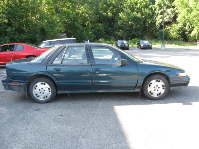 1997 Oldsmobile Cutlass Supreme Base Touring Technology
