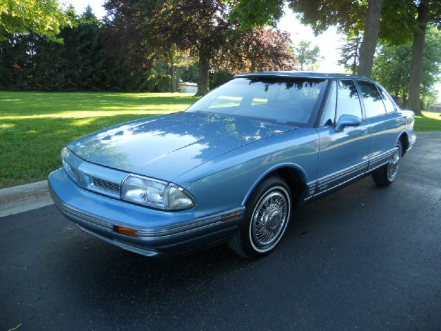 1992 Oldsmobile Eighty-Eight Royale Blk Ext With Silver Trin