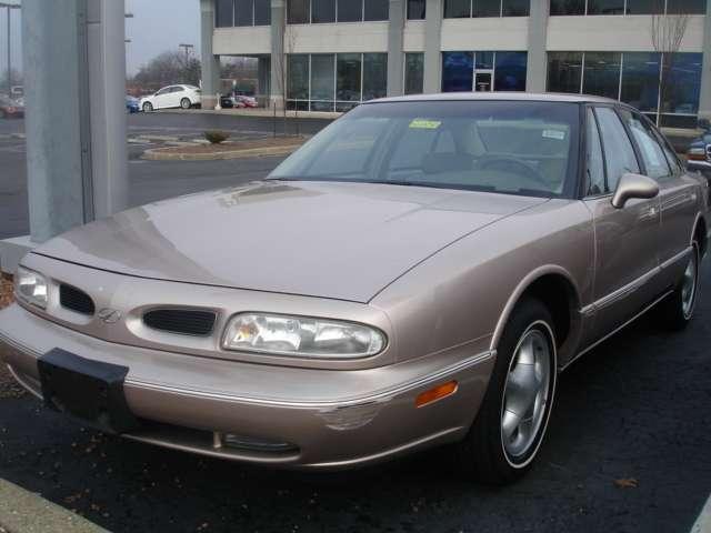 1999 Oldsmobile Eighty Eight 4WD Access V6 AT