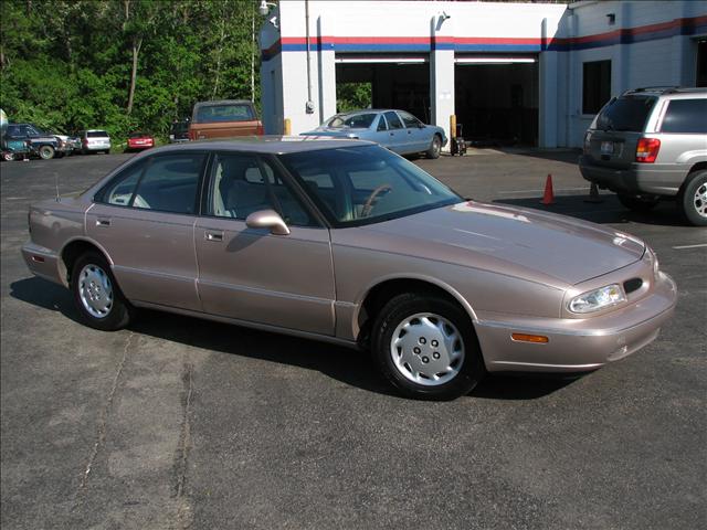 1999 Oldsmobile Eighty Eight 24 Box