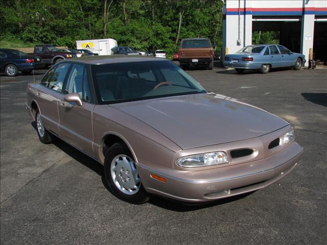 1999 Oldsmobile Eighty Eight 24 Box