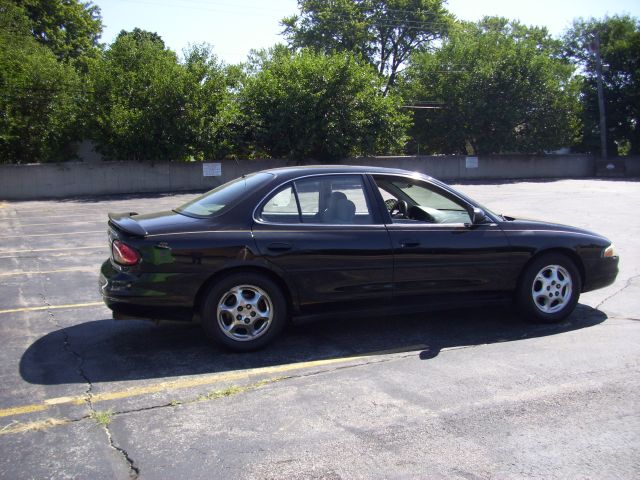 1998 Oldsmobile Intrigue S Sedan