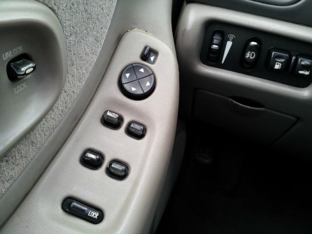 1999 Oldsmobile Intrigue S Sedan