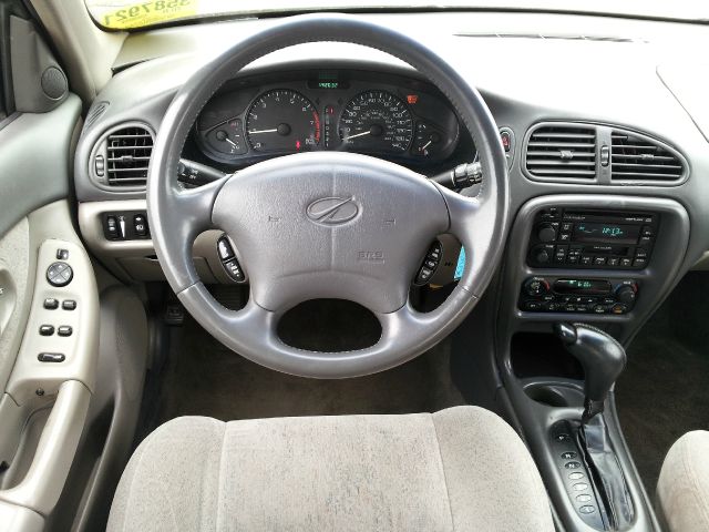 1999 Oldsmobile Intrigue S Sedan