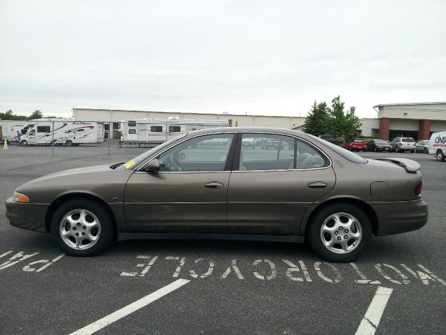 1999 Oldsmobile Intrigue S Sedan
