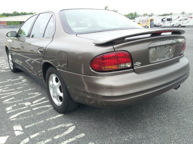 1999 Oldsmobile Intrigue S Sedan